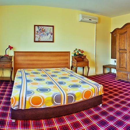 Hotel Teres Kazanluk Bagian luar foto